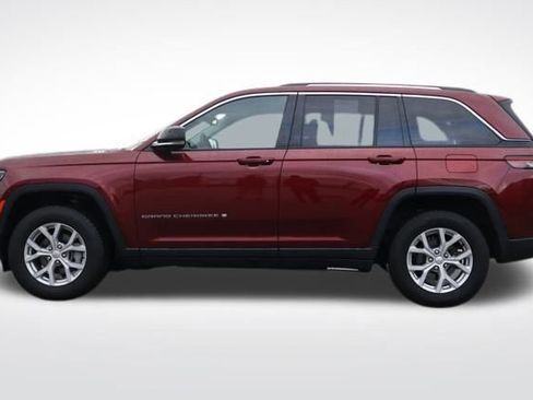 Used 2024 Jeep Grand Cherokee Limited image 12