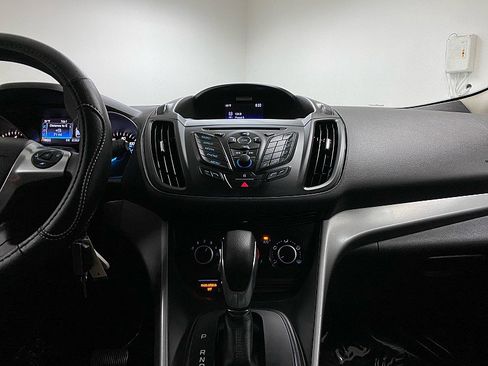 Used 2016 Ford Escape SE image 19