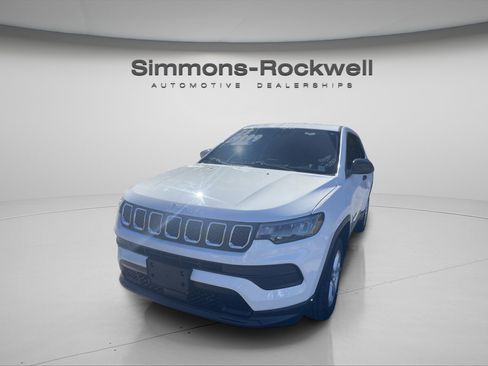 Used 2023 Jeep Compass Sport image 1