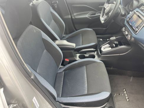 Used 2025 Nissan Versa SV FWD image 34