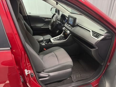 Used 2020 Toyota RAV4 XLE w/ XLE Grade Weather Package AWD/4WD image 20