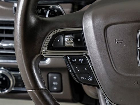 Used 2020 Lincoln Navigator Black Label w/ Cargo Convenience Package image 17