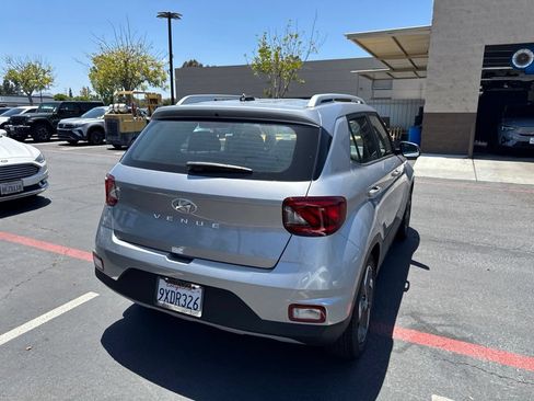 Certified 2025 Hyundai Venue SEL FWD image 3