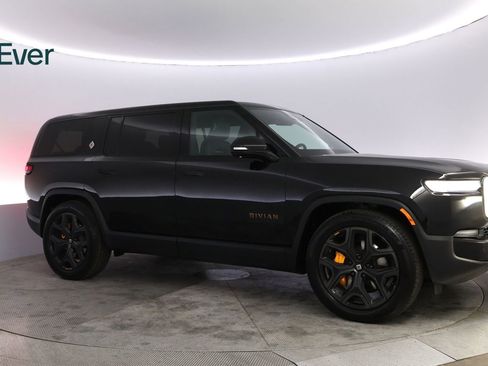 Used 2025 Rivian R1S Premium AWD/4WD image 14