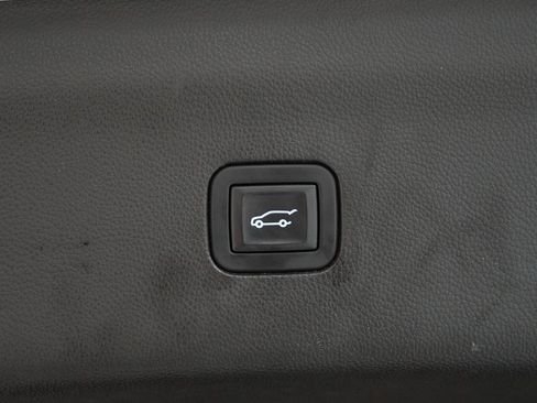 Used 2018 Buick Enclave Avenir w/ Avenir Technology Package image 11