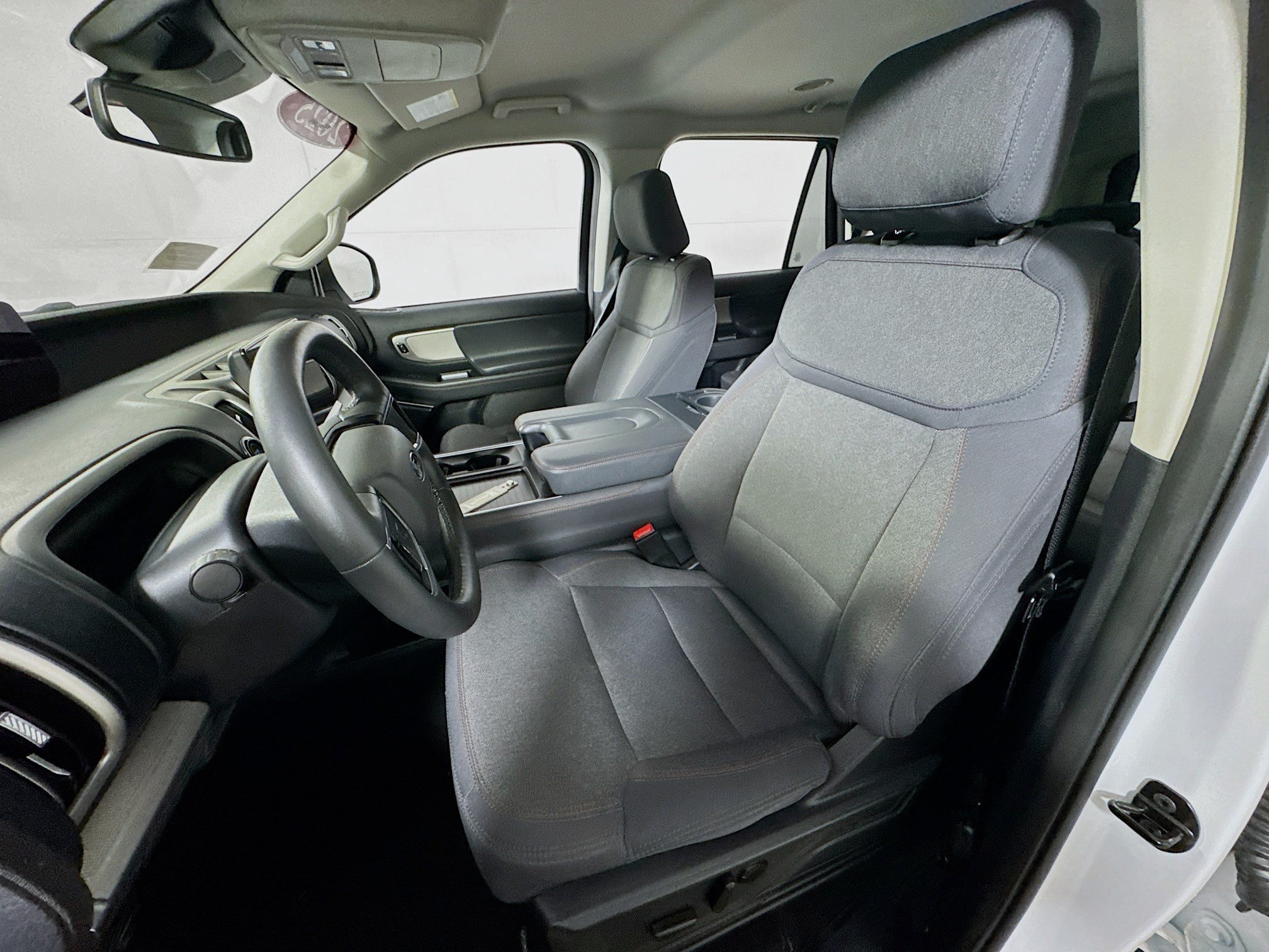Used 2025 Ford Expedition Active AWD/4WD image 13