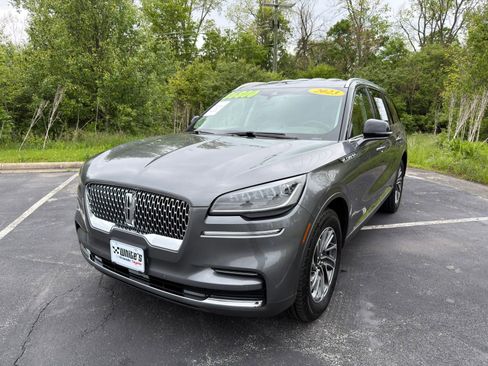 Used 2023 Lincoln Aviator AWD w/ Elements Package image 2