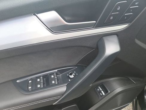 Used 2023 Audi Q5 e Prestige w/ Prestige Package AWD/4WD image 19