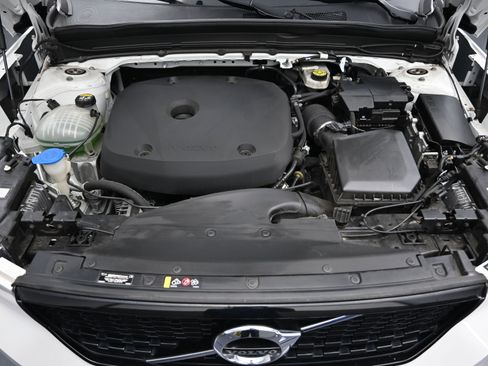 Used 2022 Volvo XC40 T5 R-Design image 85