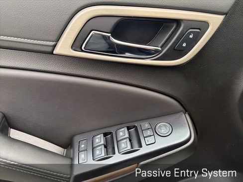 Used 2019 GMC Yukon XL Denali w/ Open Road Package image 30