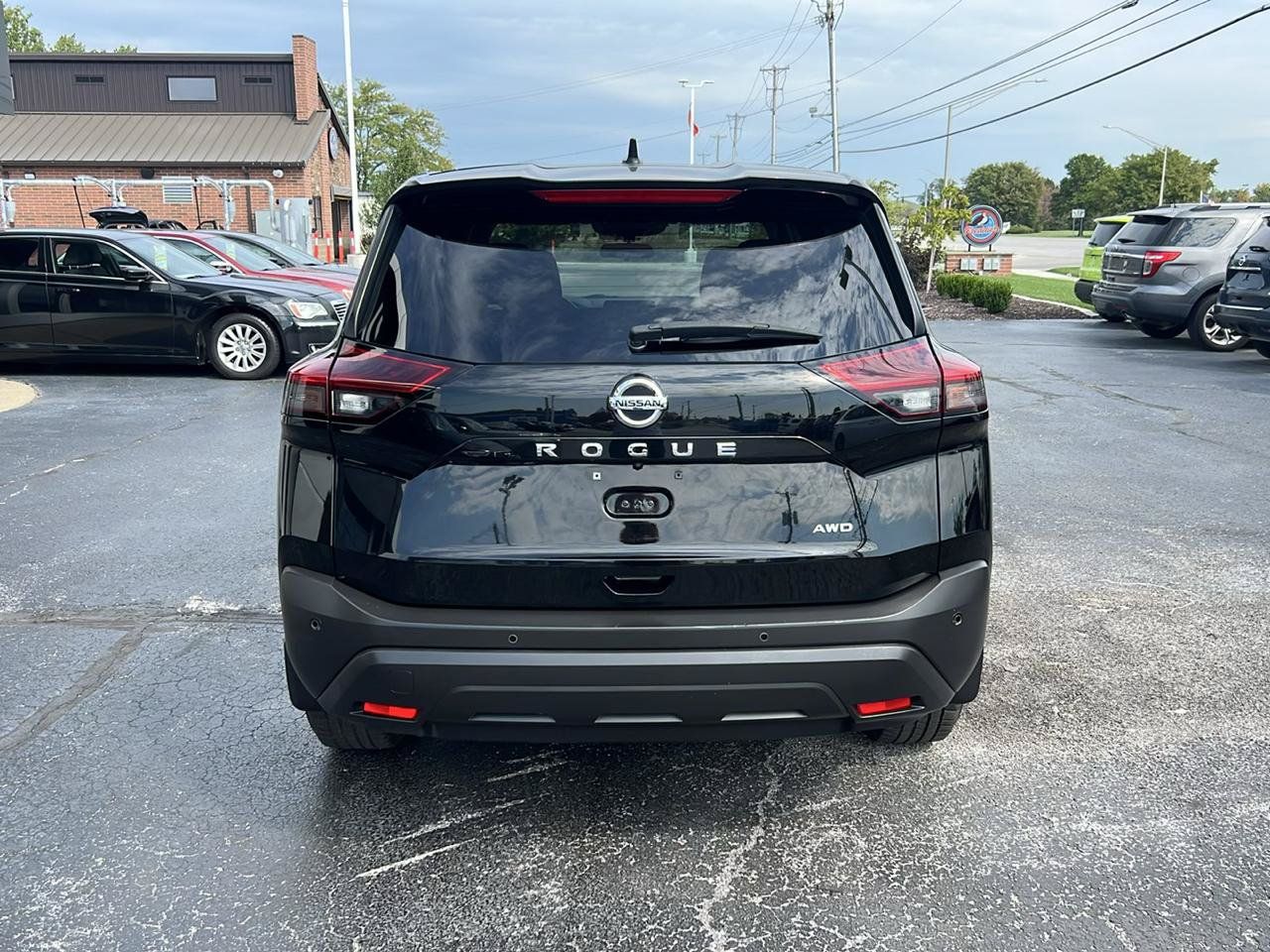 Used 2021 Nissan Rogue S AWD/4WD image 4