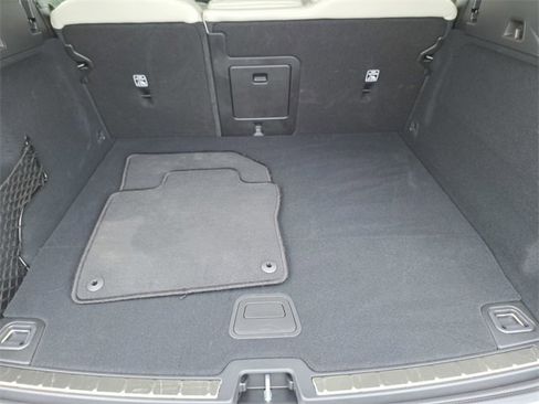 Used 2025 Volvo XC60 T8 Ultra image 24