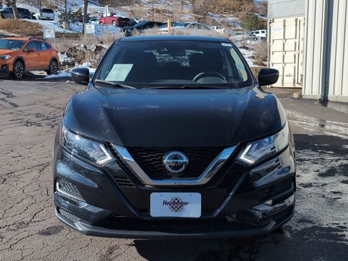 Used 2022 Nissan Rogue Sport S image 2