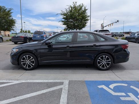 Used 2022 Volkswagen Jetta Sport FWD image 10