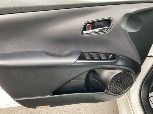 Used 2022 Toyota Prius LE FWD image 22