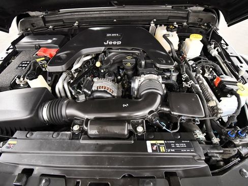 Used 2020 Jeep Gladiator Mojave AWD/4WD image 12
