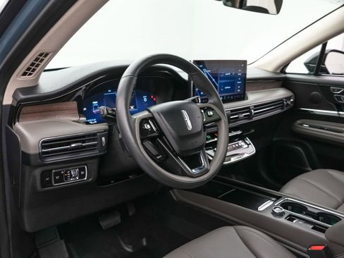 Used 2023 Lincoln Corsair Reserve w/ Equipment Group 201A image 12