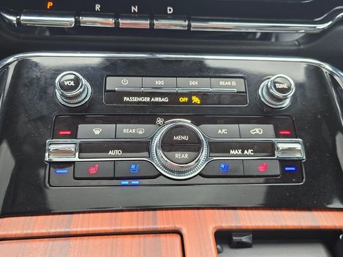 Used 2024 Lincoln Navigator L Reserve image 32