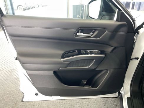 New 2026 Nissan Pathfinder SL image 20