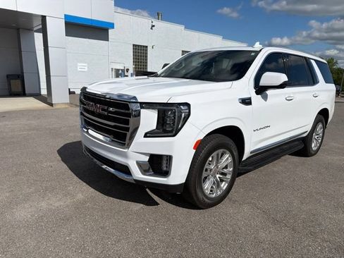 Used 2024 GMC Yukon SLT w/ SLT Luxury Package AWD/4WD image 2