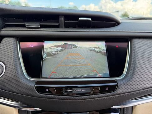 Used 2017 Cadillac XT5 FWD image 22