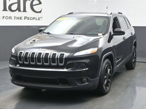 Used 2015 Jeep Cherokee Latitude w/ Cold Weather Group FWD image 7