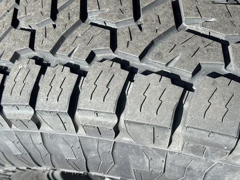 Used 2023 Jeep Gladiator Rubicon w/ Trailer Tow Package image 9