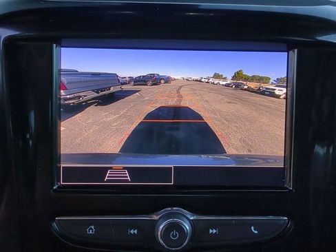 Used 2023 Chevrolet Traverse LT FWD image 17