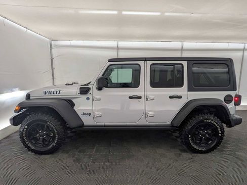 Used 2023 Jeep Wrangler Unlimited image 3