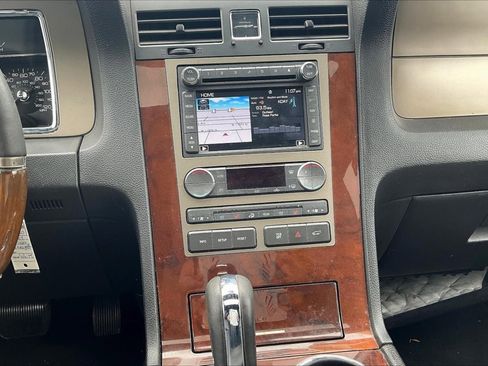 Used 2014 Lincoln Navigator 2WD image 6