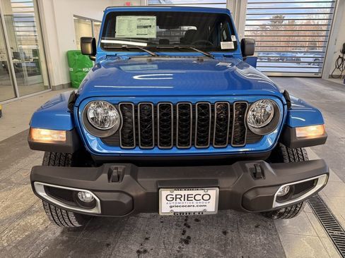 New 2026 Jeep Gladiator Sport image 2