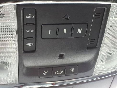 Used 2020 Jeep Grand Cherokee Limited AWD/4WD image 28