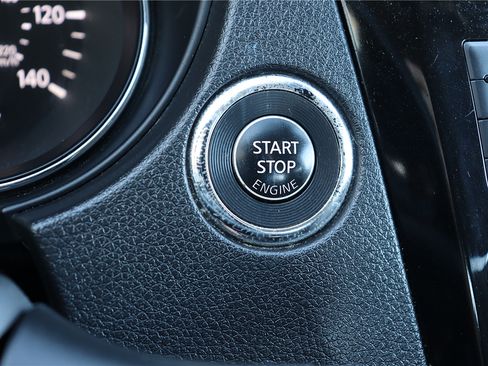 Used 2021 Nissan Rogue Sport SV FWD image 38