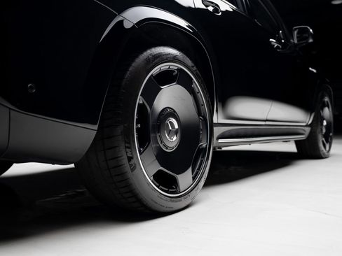 Used 2025 Mercedes-Benz GLS 63 AMG 4MATIC image 90