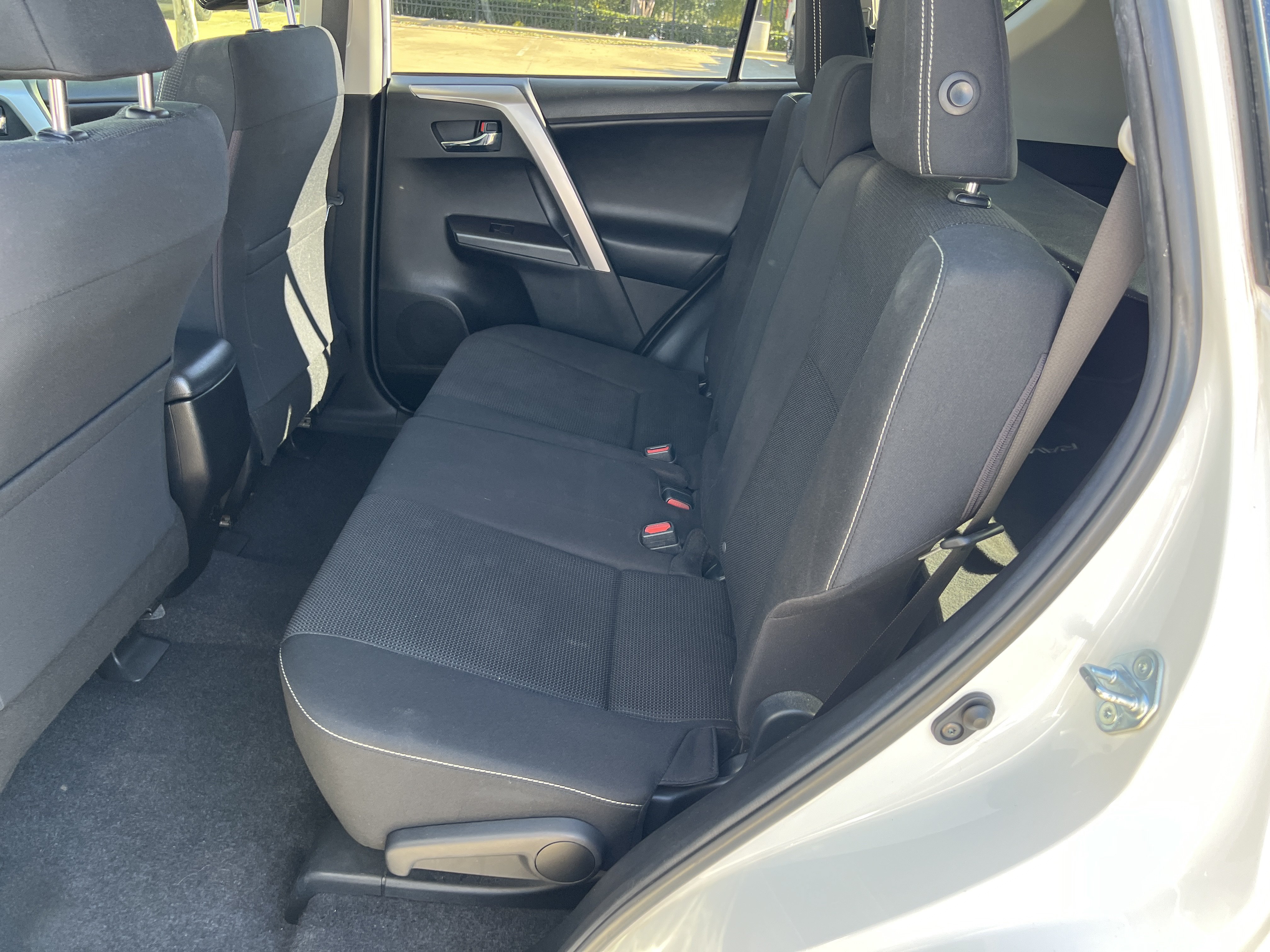 Used 2018 Toyota RAV4 XLE w/ Plus Extra Value Package FWD image 30