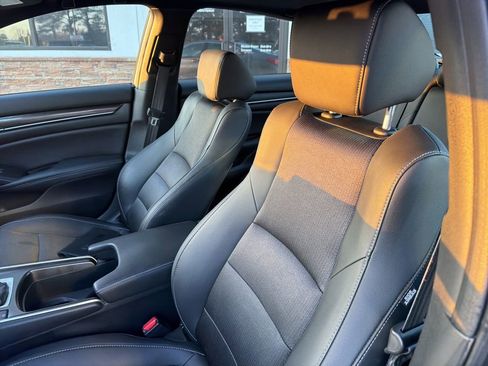 Used 2019 Honda Accord Sport image 3