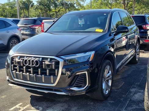 Used 2025 Audi Q7 2.0T Premium w/ Convenience Package AWD/4WD image 2