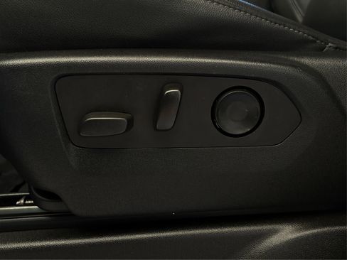 Used 2022 Chevrolet Tahoe LT w/ LT Signature Package image 30