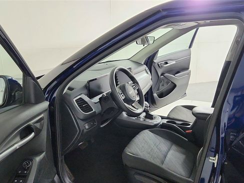 Used 2025 Kia Seltos LX AWD/4WD image 16