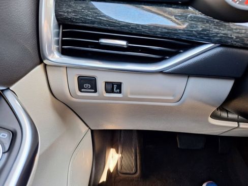 Used 2023 Cadillac XT4 Premium Luxury image 21