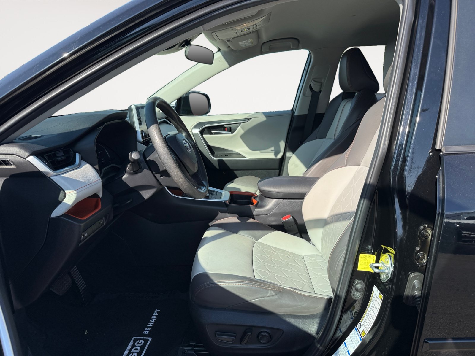 Used 2019 Toyota RAV4 Adventure w/ Carpet Mat Package AWD/4WD image 10