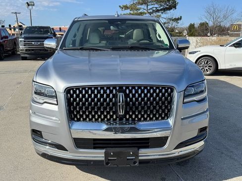 Used 2022 Lincoln Navigator Black Label image 2