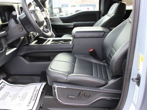 Used 2026 Ford F450 Platinum w/ FX4 Off-Road Package image 9