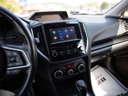 Used 2022 Subaru Crosstrek 2.0i Premium image 12