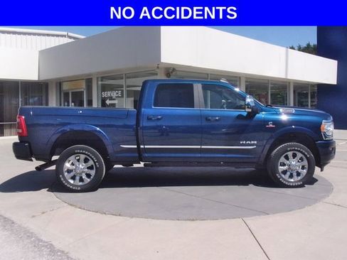Used 2023 RAM 2500 Limited AWD/4WD image 2