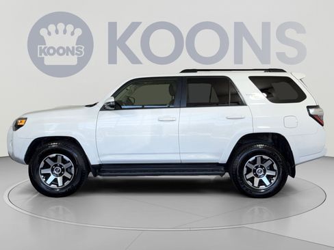 Used 2019 Toyota 4Runner TRD Off-Road Premium AWD/4WD image 2
