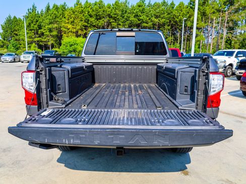 Used 2021 Nissan Titan SV w/ SV Convenience Package AWD/4WD image 7