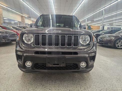 Used 2019 Jeep Renegade Latitude AWD/4WD image 3