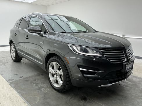 Used 2017 Lincoln MKC Premiere image 3