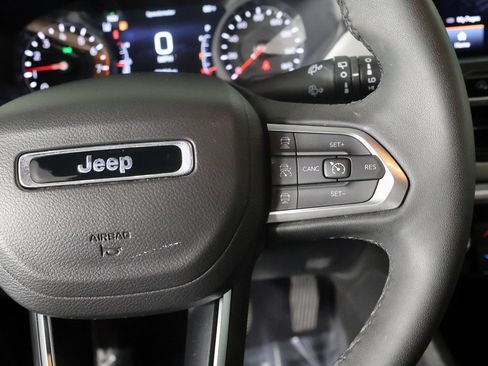 Used 2025 Jeep Compass Limited AWD/4WD image 39
